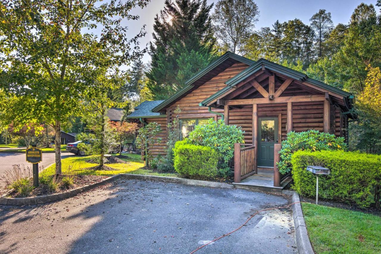 Dog Friendly, Romantic Mtn Getaway Hot Tub Pool Gatlinburg Ngoại thất bức ảnh