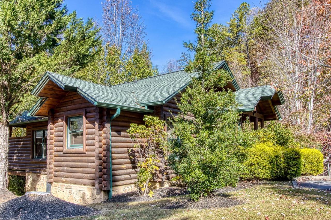 Dog Friendly, Romantic Mtn Getaway Hot Tub Pool Gatlinburg Ngoại thất bức ảnh