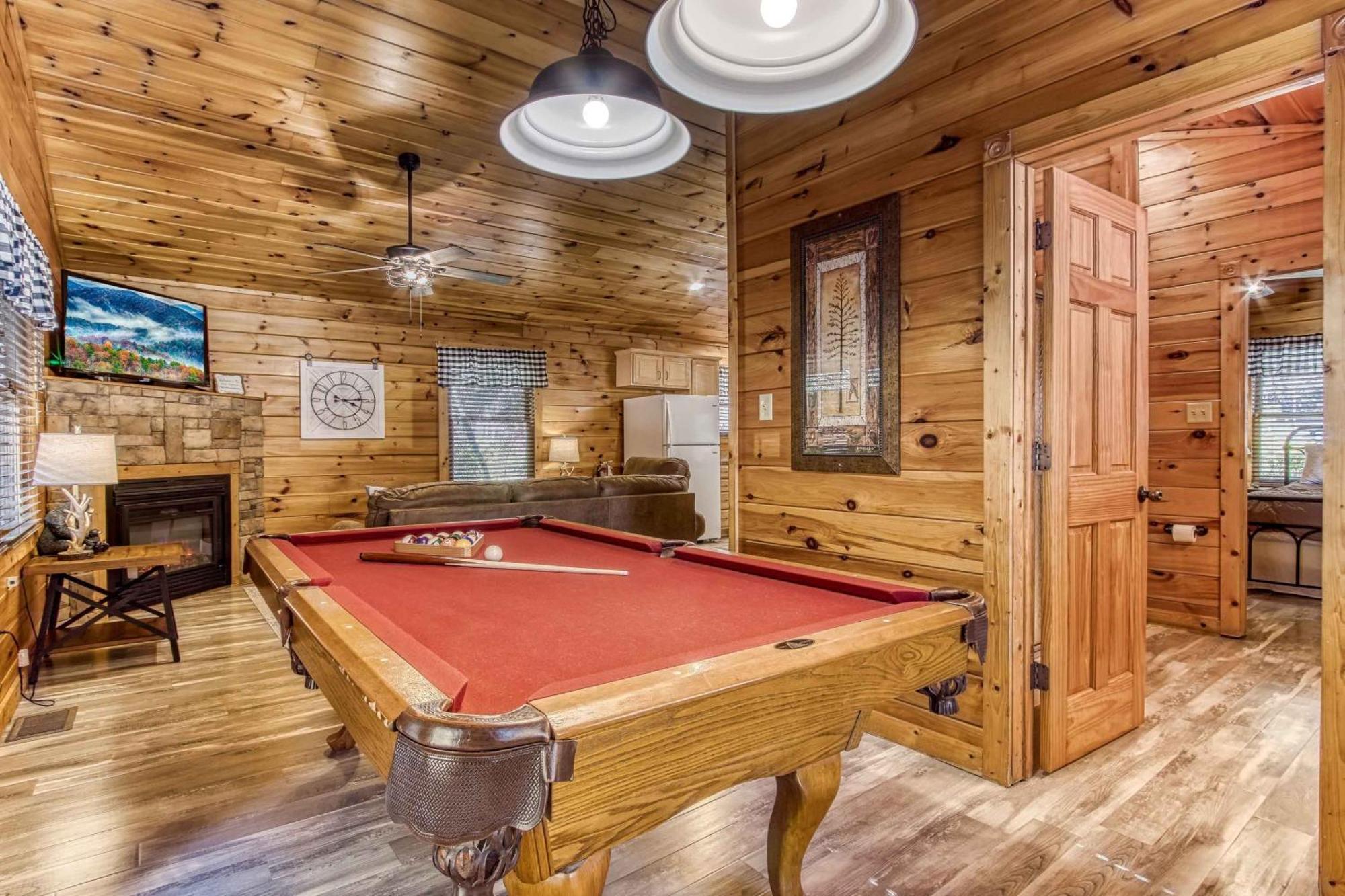 Dog Friendly, Romantic Mtn Getaway Hot Tub Pool Gatlinburg Ngoại thất bức ảnh