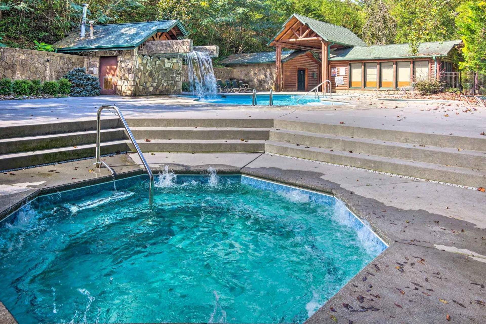 Dog Friendly, Romantic Mtn Getaway Hot Tub Pool Gatlinburg Ngoại thất bức ảnh
