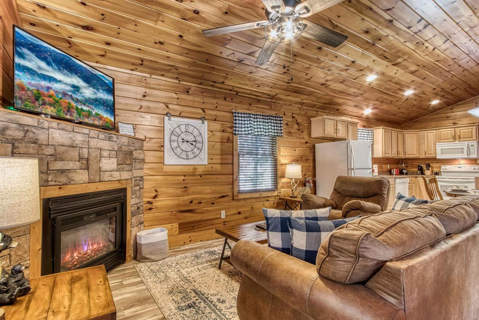 Dog Friendly, Romantic Mtn Getaway Hot Tub Pool Gatlinburg Ngoại thất bức ảnh
